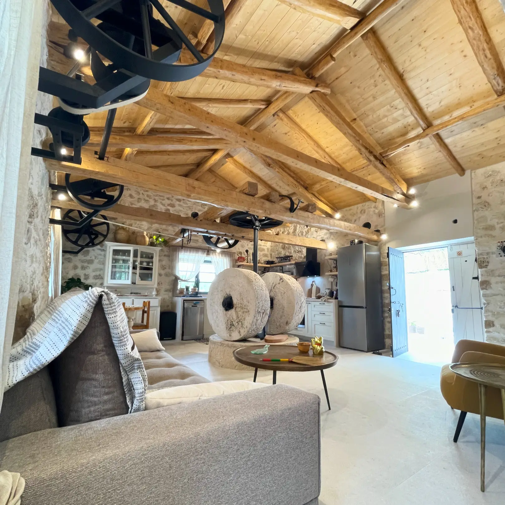 Lithari House