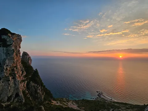 Ηλιοβασίλεμα στο Ιόνιο από τους Οθωνούς